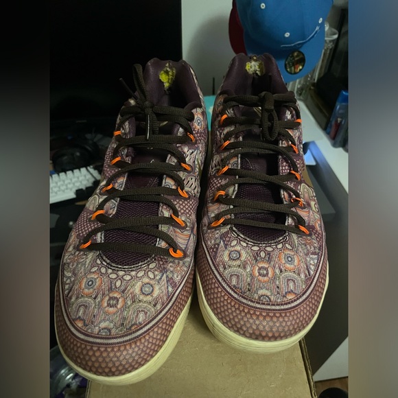 Kobe 9 EM Low Silk - Picture 2 of 7